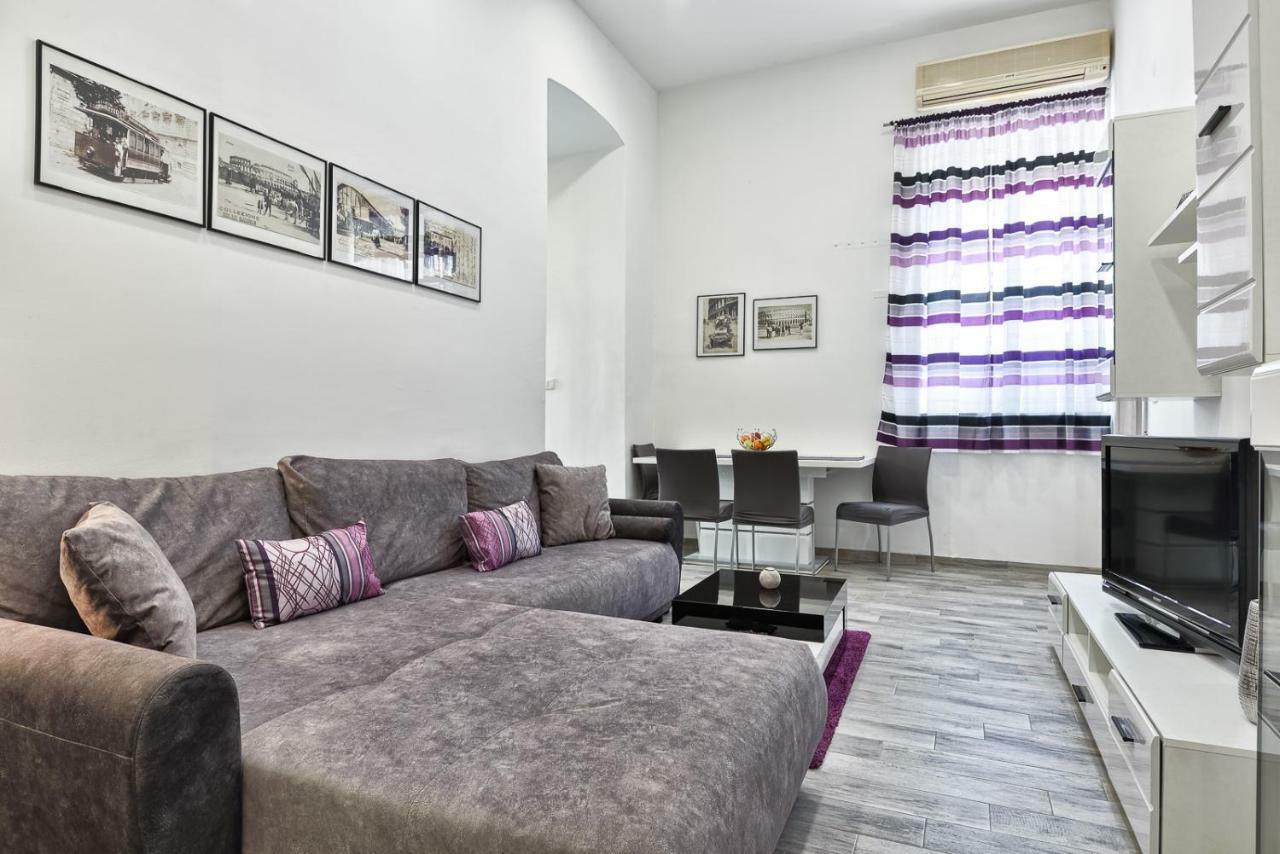 Apartment 20M From Arena พูลา ภายนอก รูปภาพ